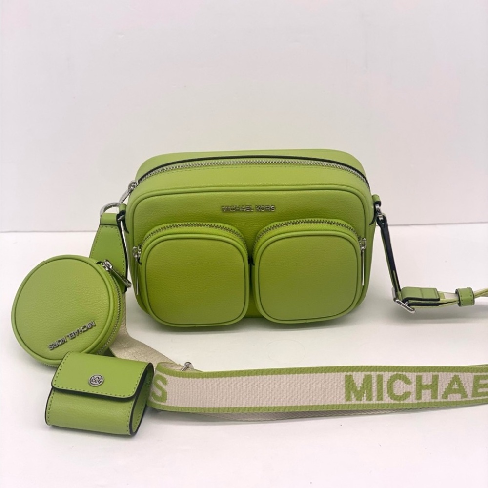 Michael kKors Purse jet set Crossbody with attach